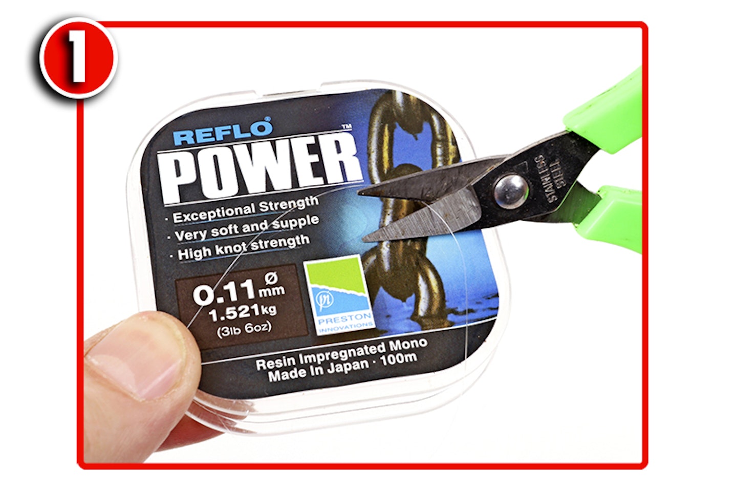 Cut off 20cm of Power line. This hooklength should not be too fine to avoid tangles