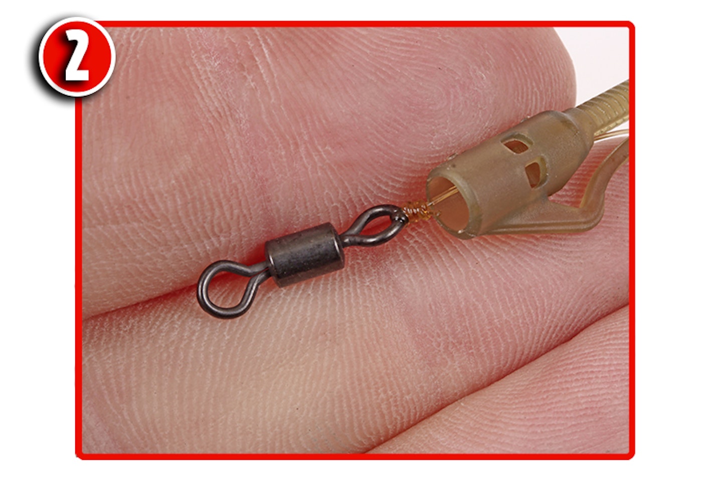 Tie a rig swivel to the end of the mainline using a four-turn grinner knot or palomar knot 