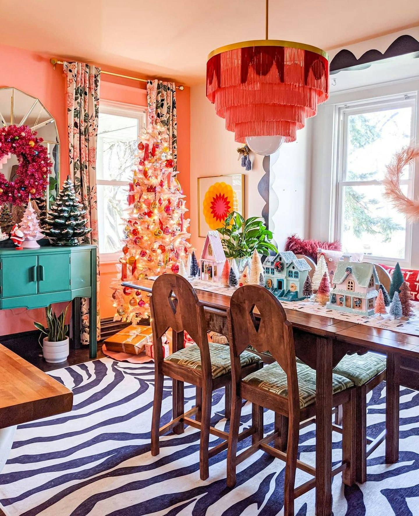 Eccentric decorations