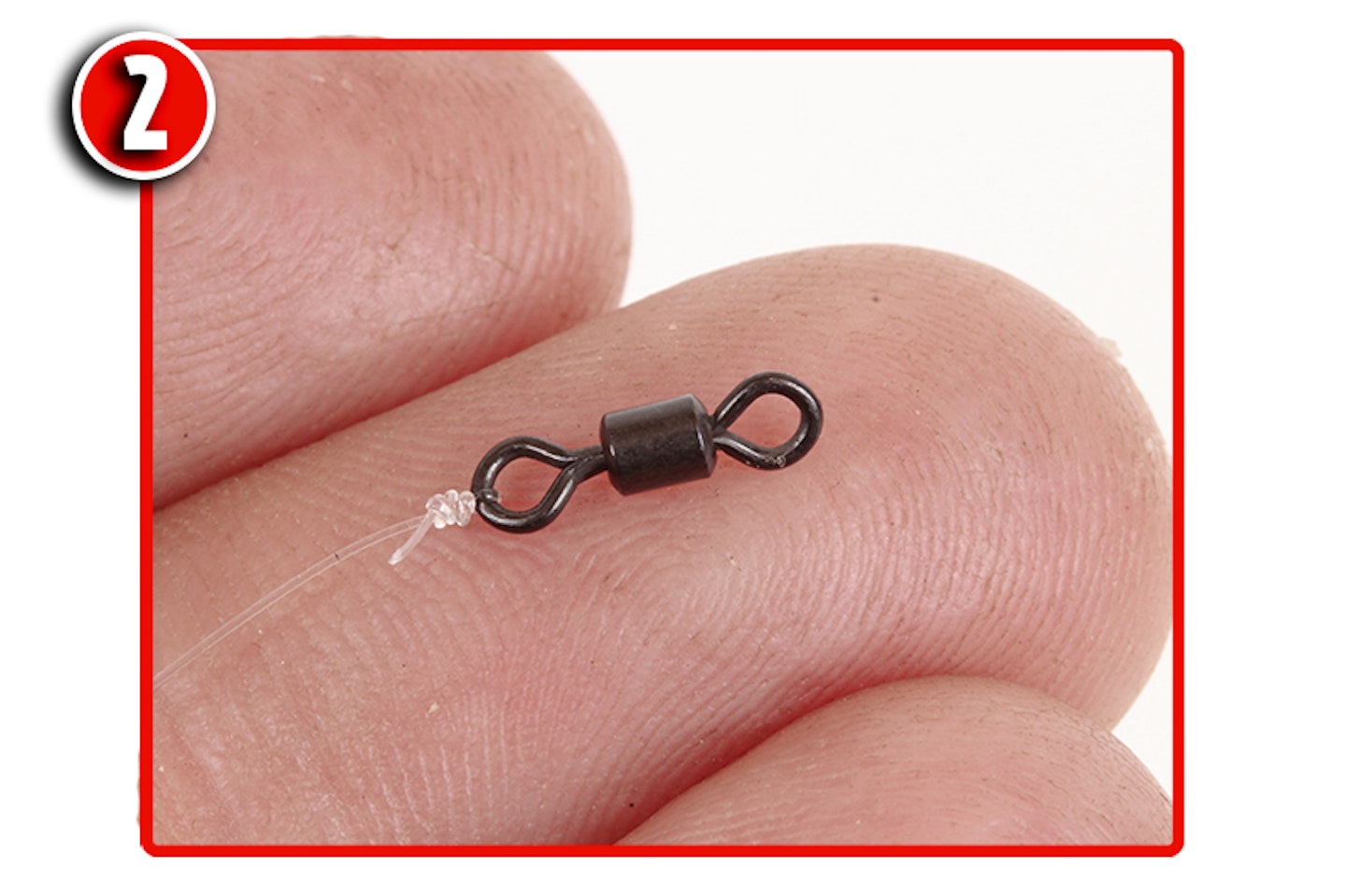 At the other end of the hooklength attach a mini swivel using a four-turn grinner knot. The hooklength should be around 4in long 