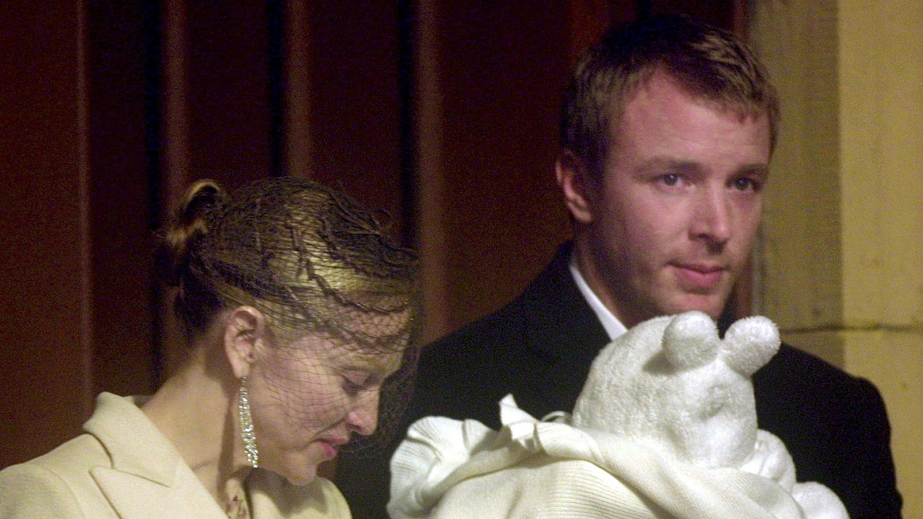 Guy Ritchie Cher Wedding madonna guy ritchie 60 photos - Vianawedding.com