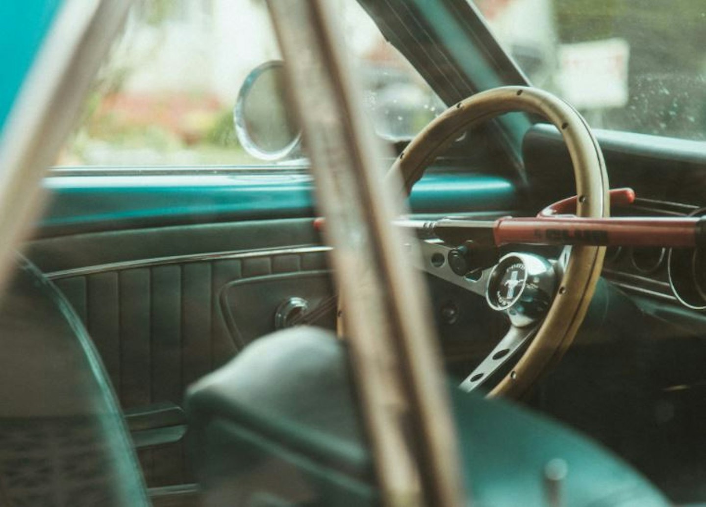 Universal Heavy Duty Steering Wheel Lock: Enhance Your Car's Security &  Deter Theft!