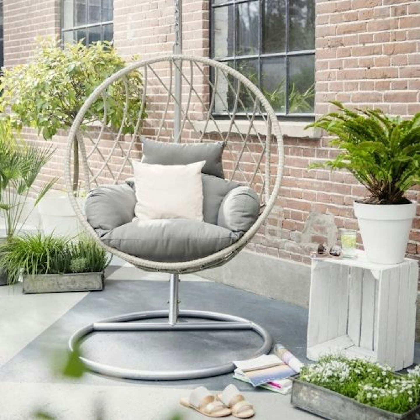 Indoor Outdoor Cavellero Egg Chair