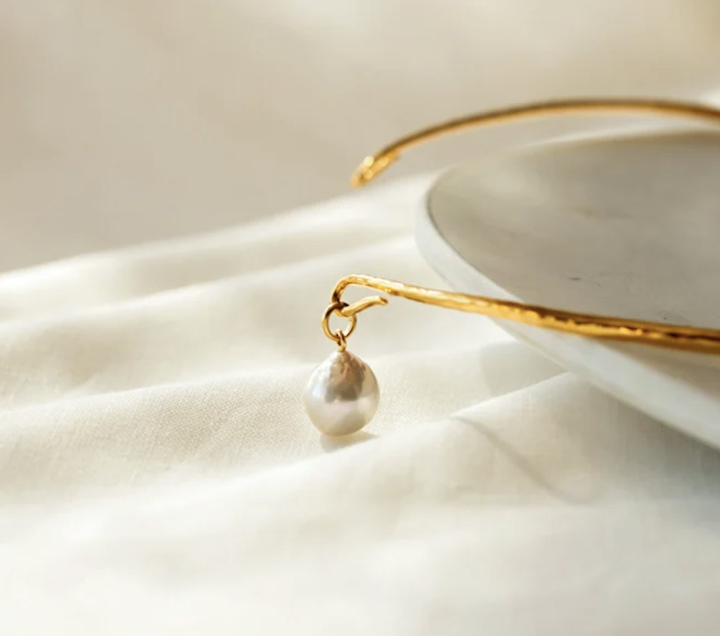 Nura Baroque Pearl Pendant Charm
