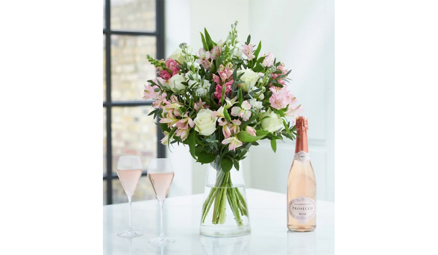 Lovely Mum Bouquet Prosecco Rosu00e9 Bundle (Delivery from 9th March 2021)