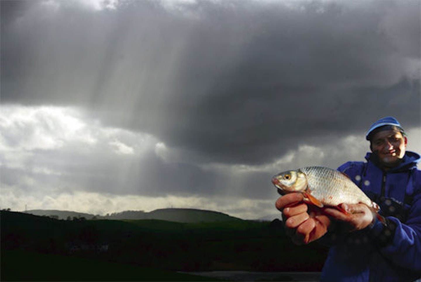 Understanding How BAROMETRIC PRESSURE affects Fishing (High & Low