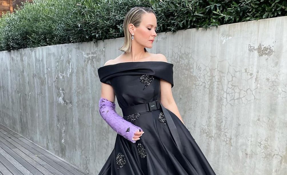 Sarah Paulson Wore A Prada Arm Cast To The Golden Globe 2021