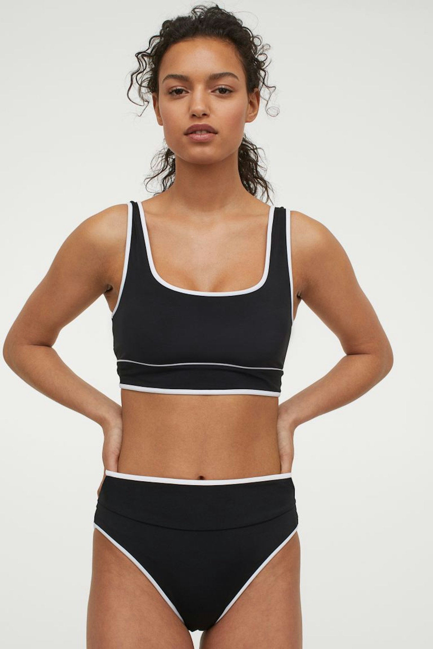 H&M, Bikini bottoms, £9.99