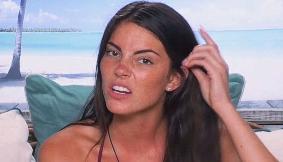 love-island-s-rebecca-gormley-unable-to-use-arm-after-horror-fall