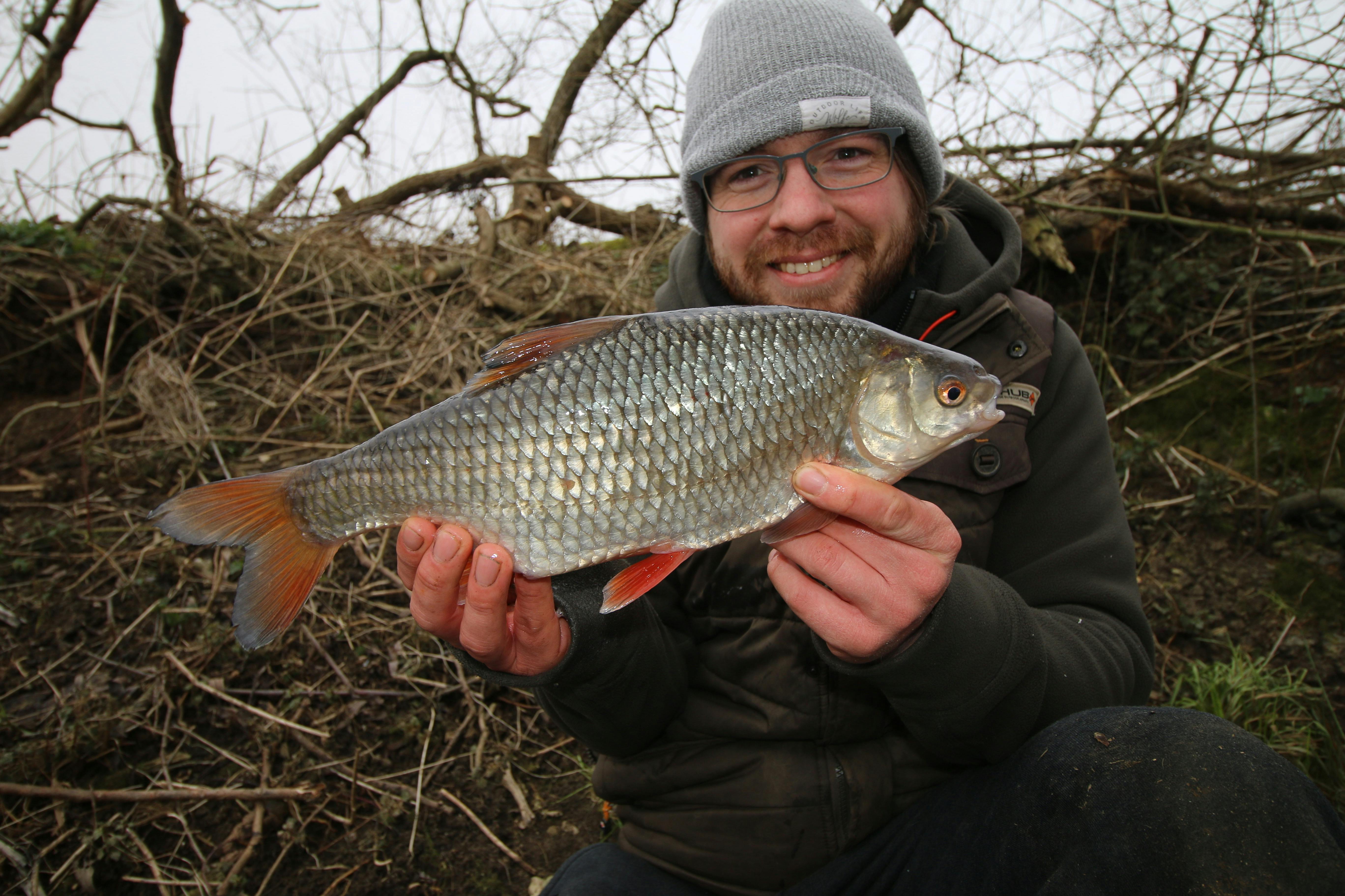 News Reporter Chris Haydon with his new PB 2lb 12oz roach