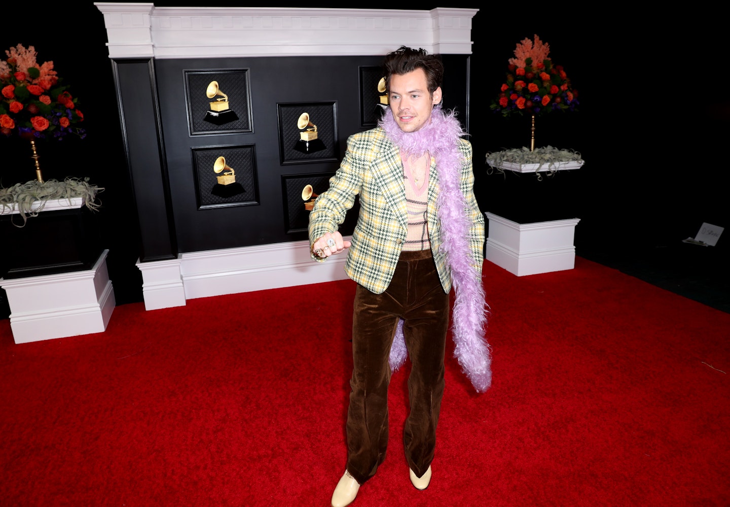 Harry Styles gucci Grammy Awards 2021 red carpet boa