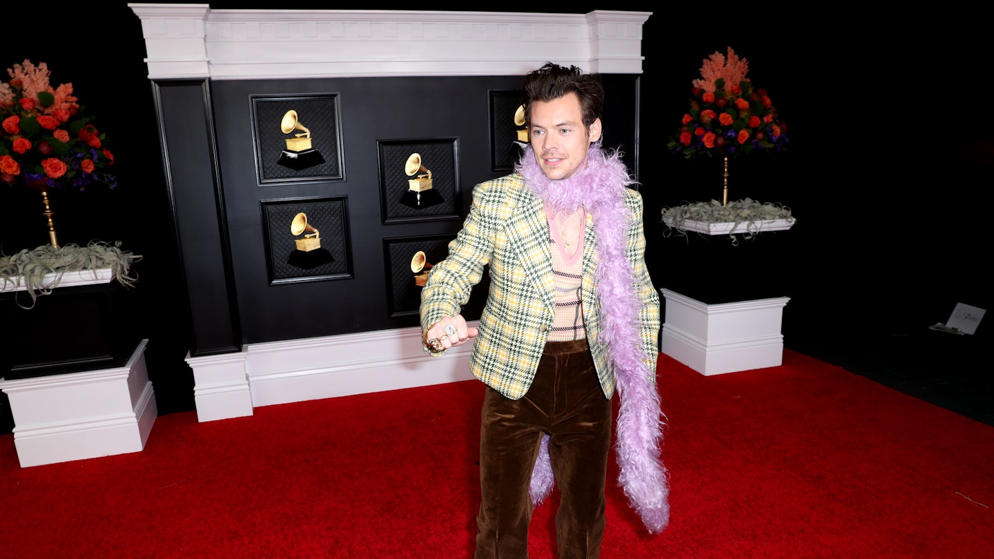 Harry Styles gucci Grammy Awards 2021 red carpet boa