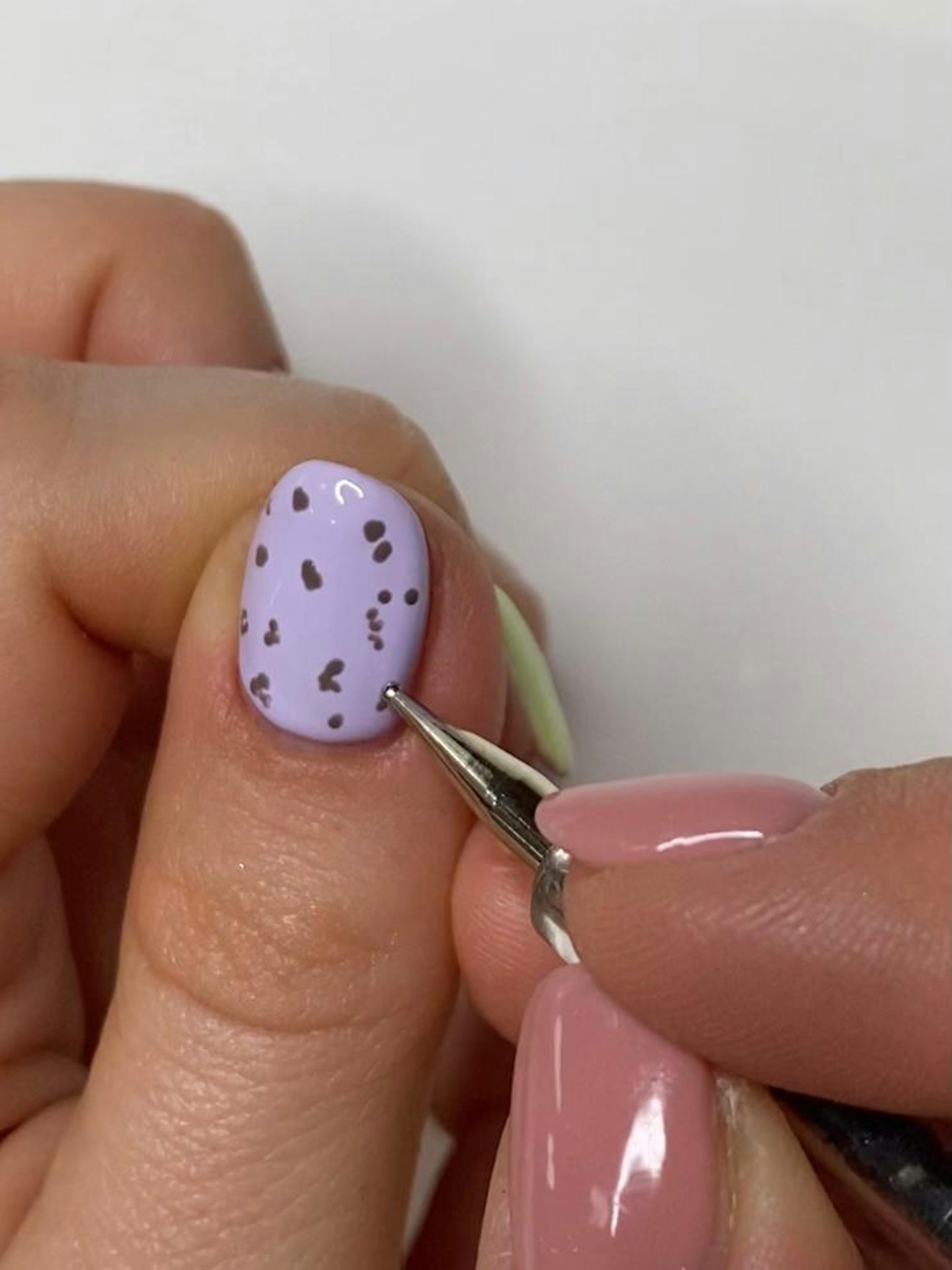 'Mini Egg' manicure