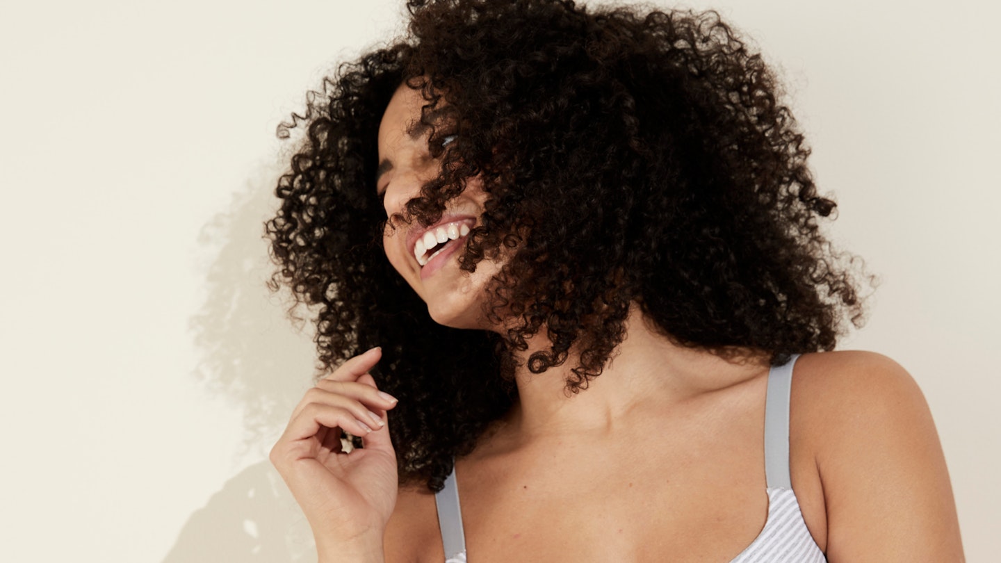 marks-and-spencer-virtual-bra-fitting-service