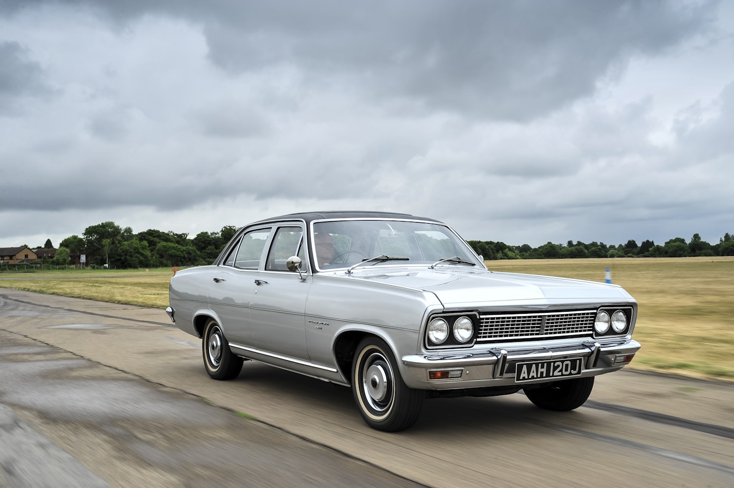 BEHIND THE WHEEL – VAUXHALL VISCOUNT