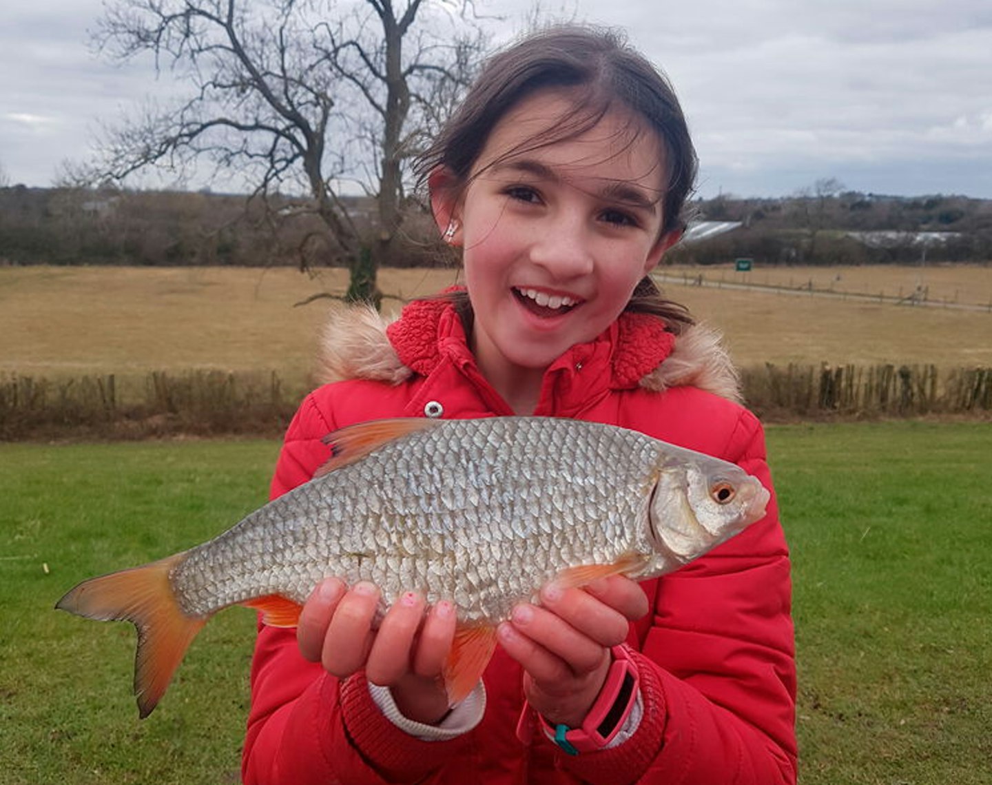 Lilly Laming and her 2lb 9oz roach