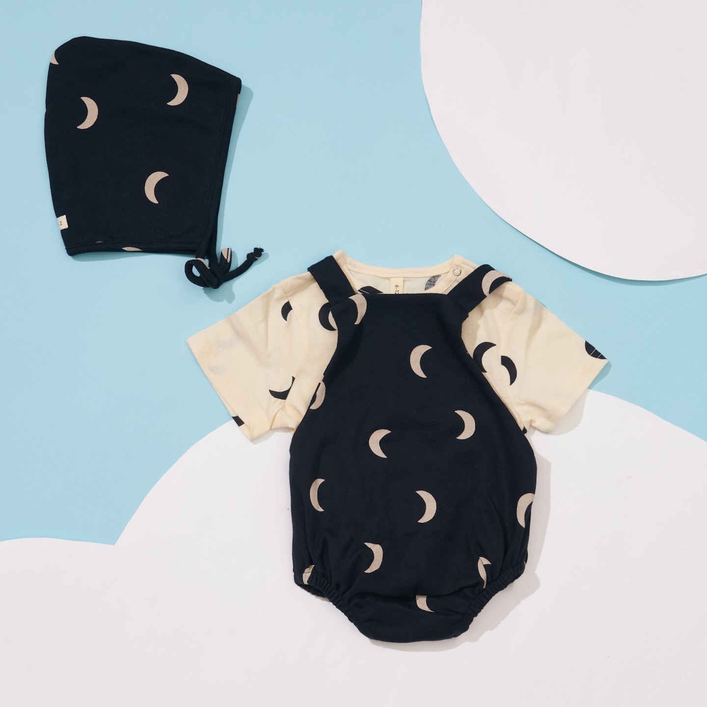 mum to be gifts  Organic Zoo, Navy Midnight Bloomers With Braces, White Midnight T-Shirt and Navy Midnight Pixie Bonnet, from £22