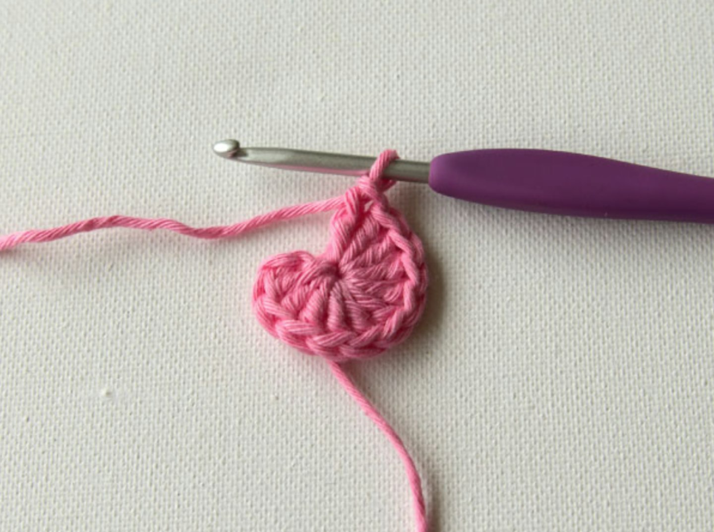 How to Crochet a Flower- Step by step