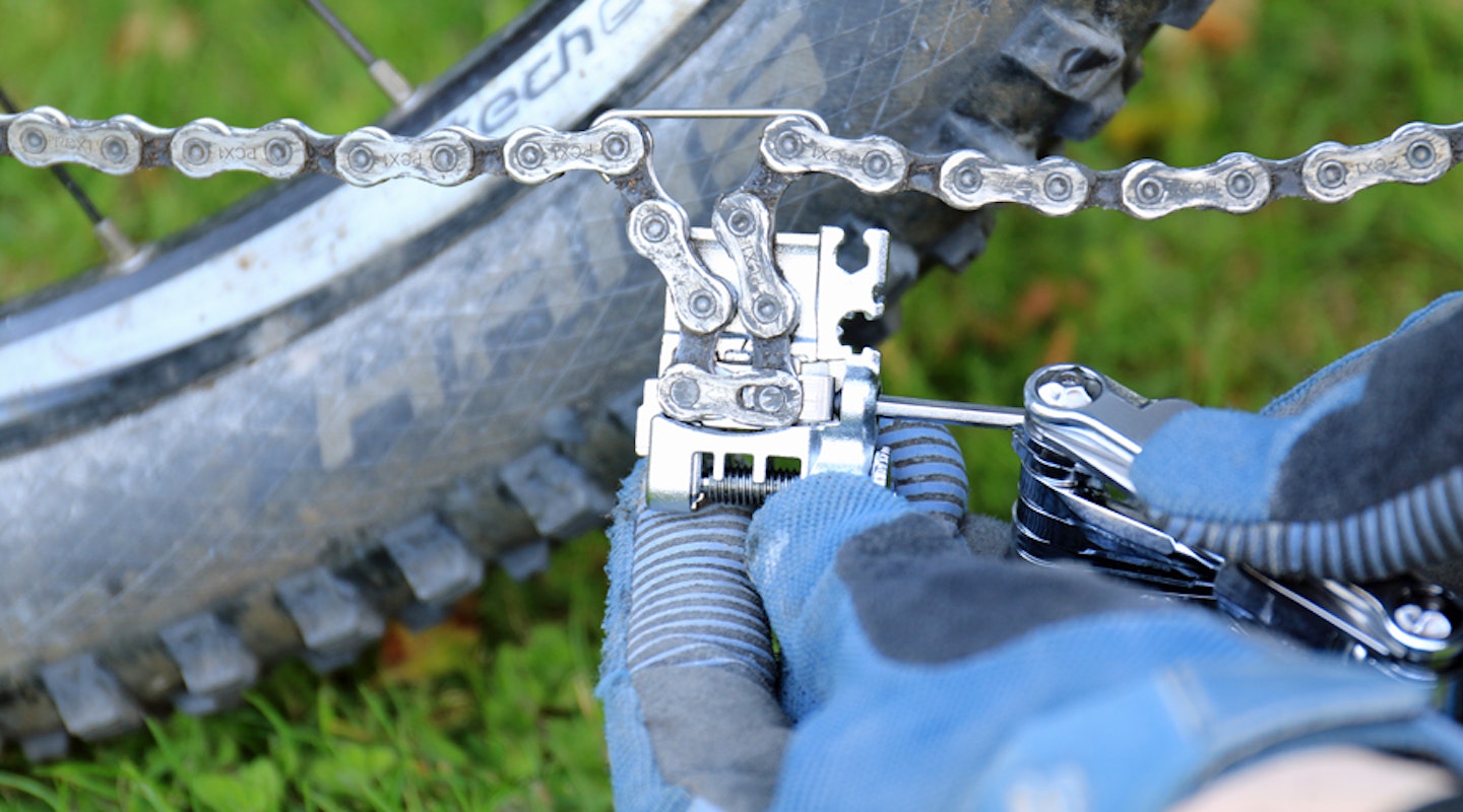 Topeak Mini PT30 also features handy chain tools