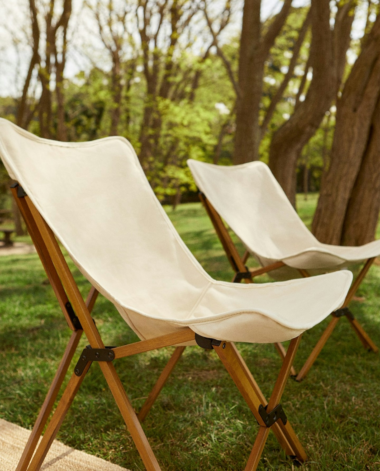 Canvas and wood folding chairs from Zara Home