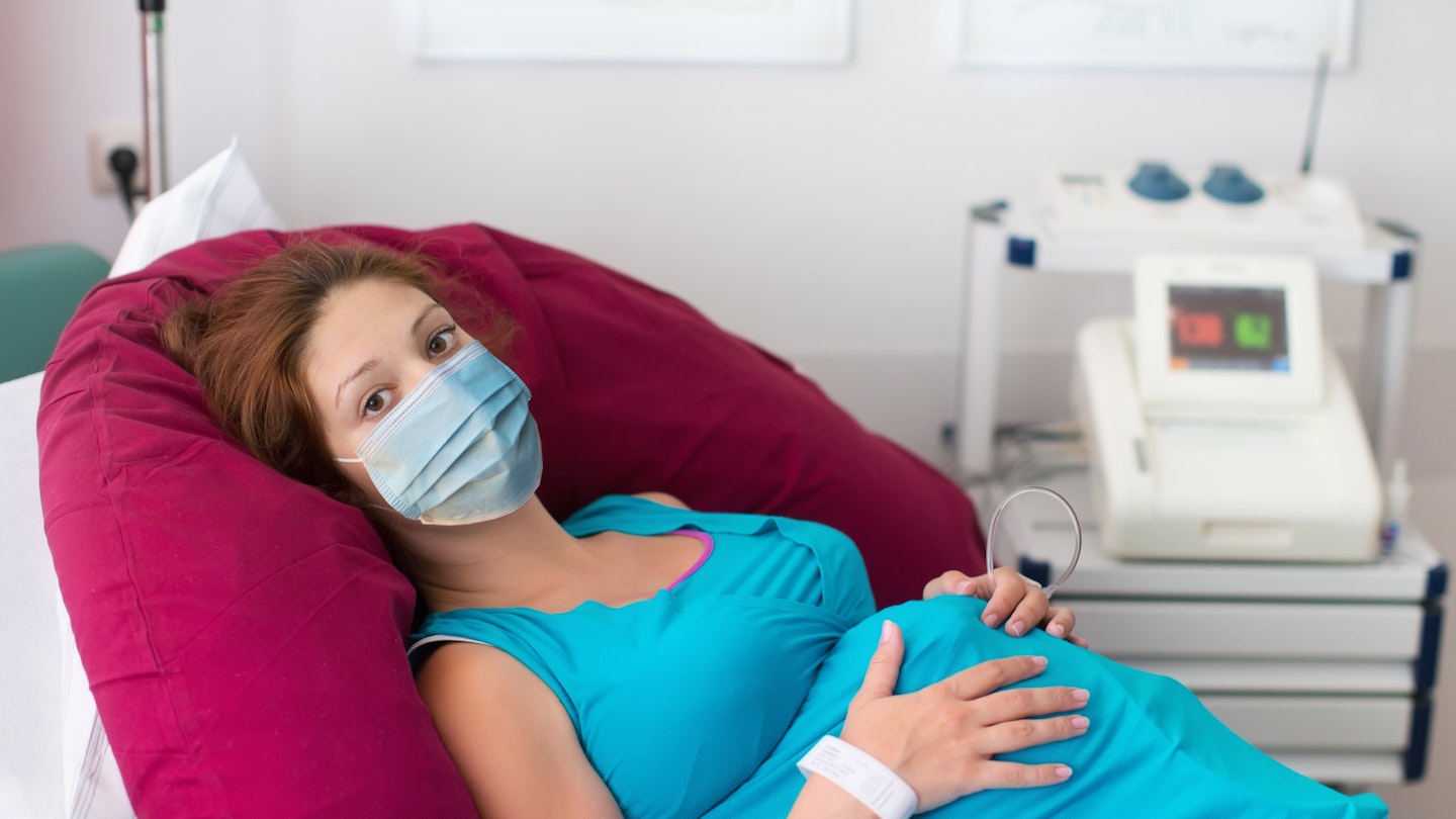 wearing mask in labour