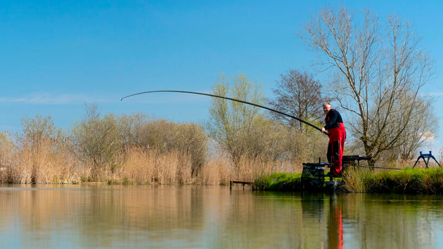 better fishing pole shakespear or wakesman Shakespeare Agility Spinning Combo spooled with Stren line Shakespeare Superteam Extreme Carp Pole