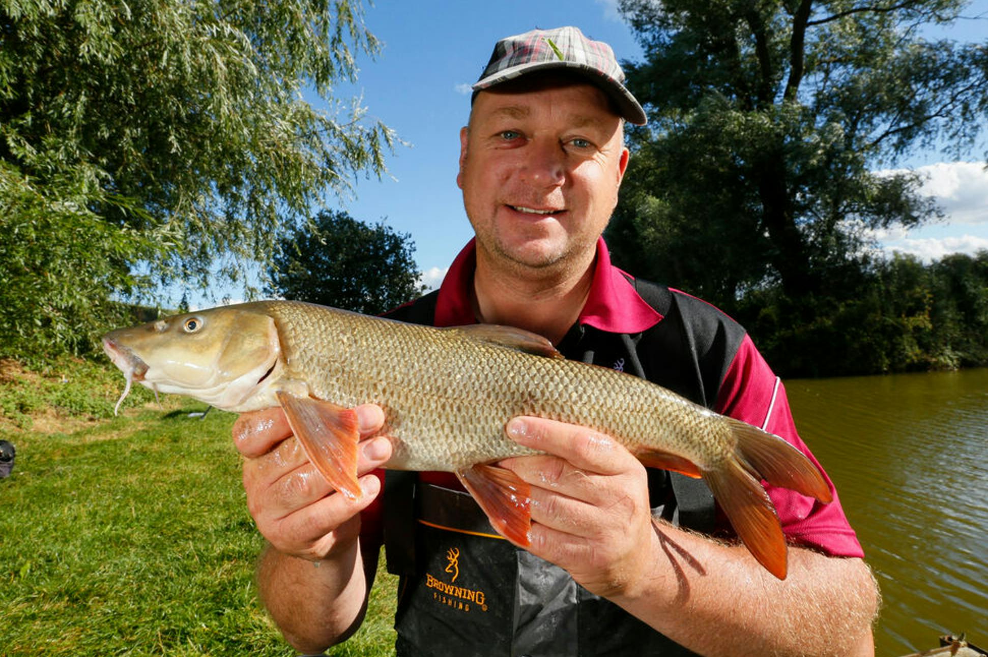 pole fishing for barbel