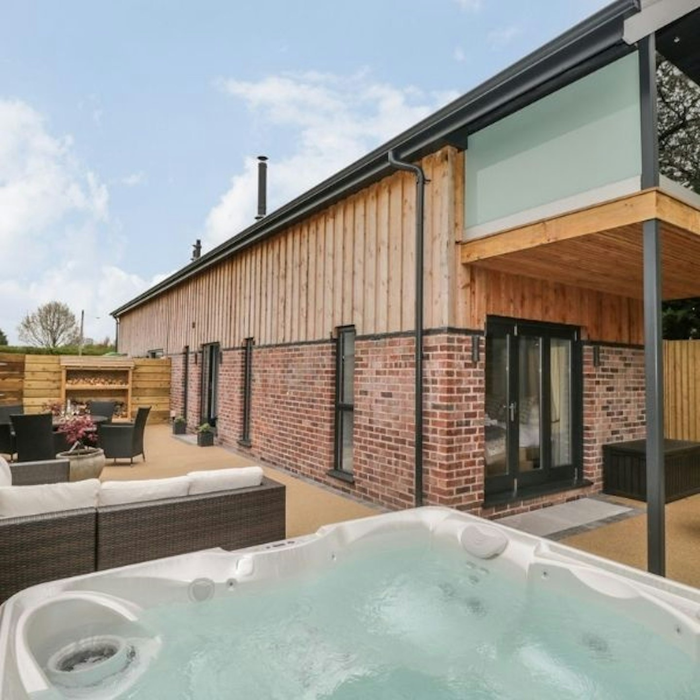 Lugg View home with hot tub