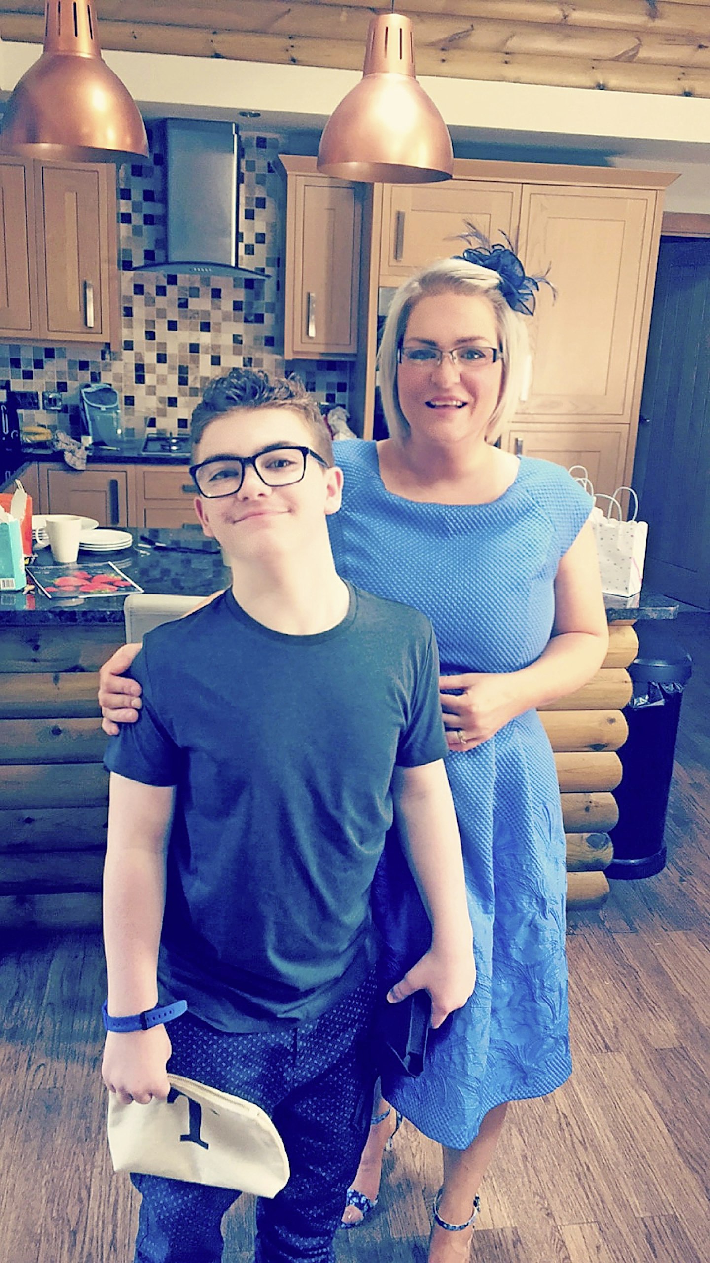 u2018Help me, Mum, I CANu2019T MOVE!u2019
