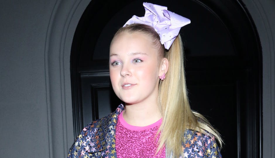 JoJo Siwa wants kissing scene removed from film after coming out