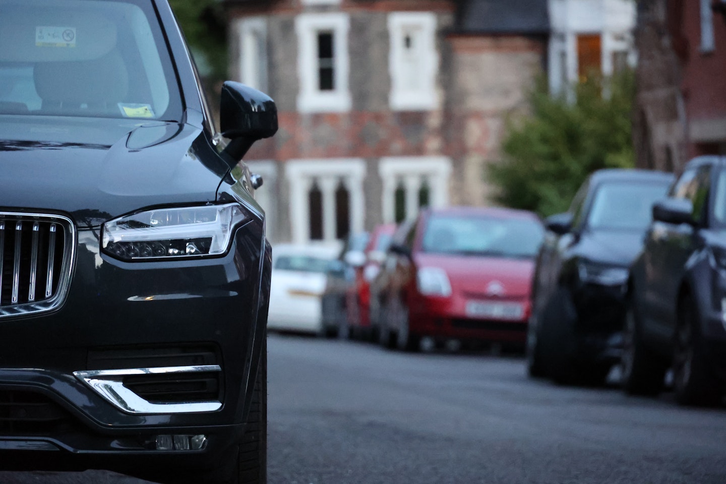 front view of Volvo XC90 using Canon EOS R6