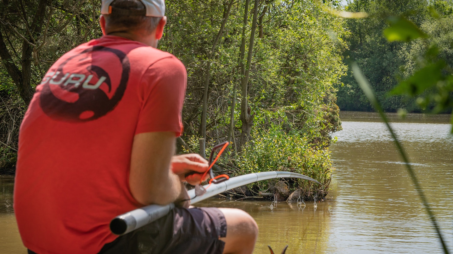 How to feed when fishing shallow on the pole