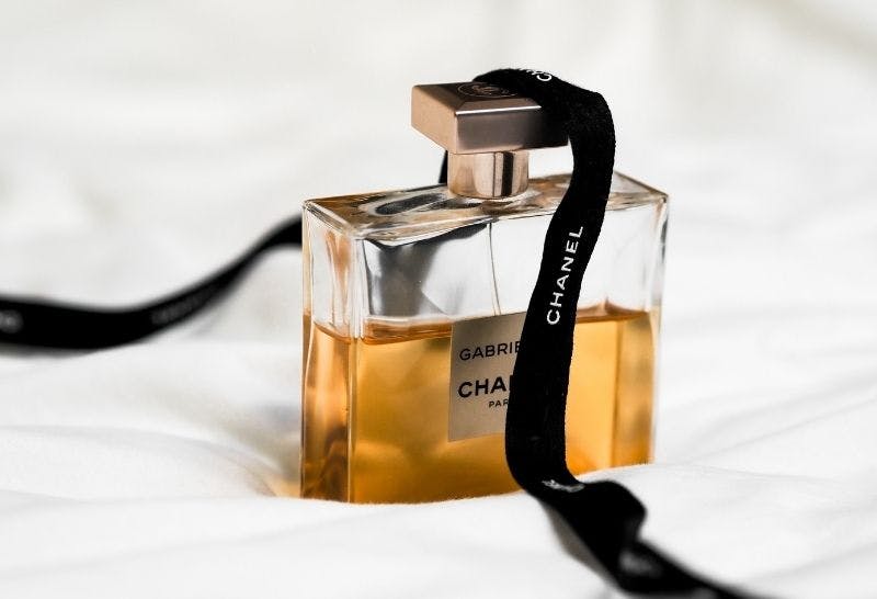 CHANEL N°5 edp perfume - No5 eau de parfum fragrance review - YouTube
