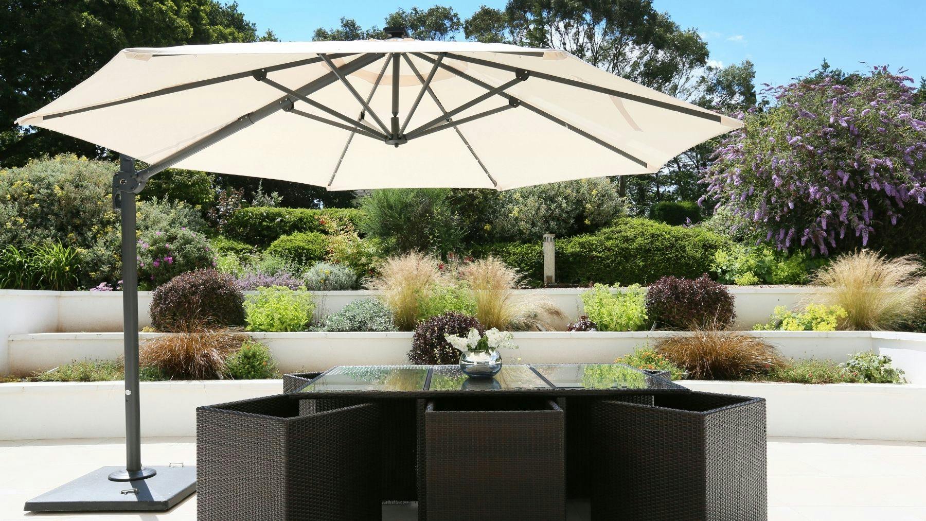 Jarder cantilever parasol discount set