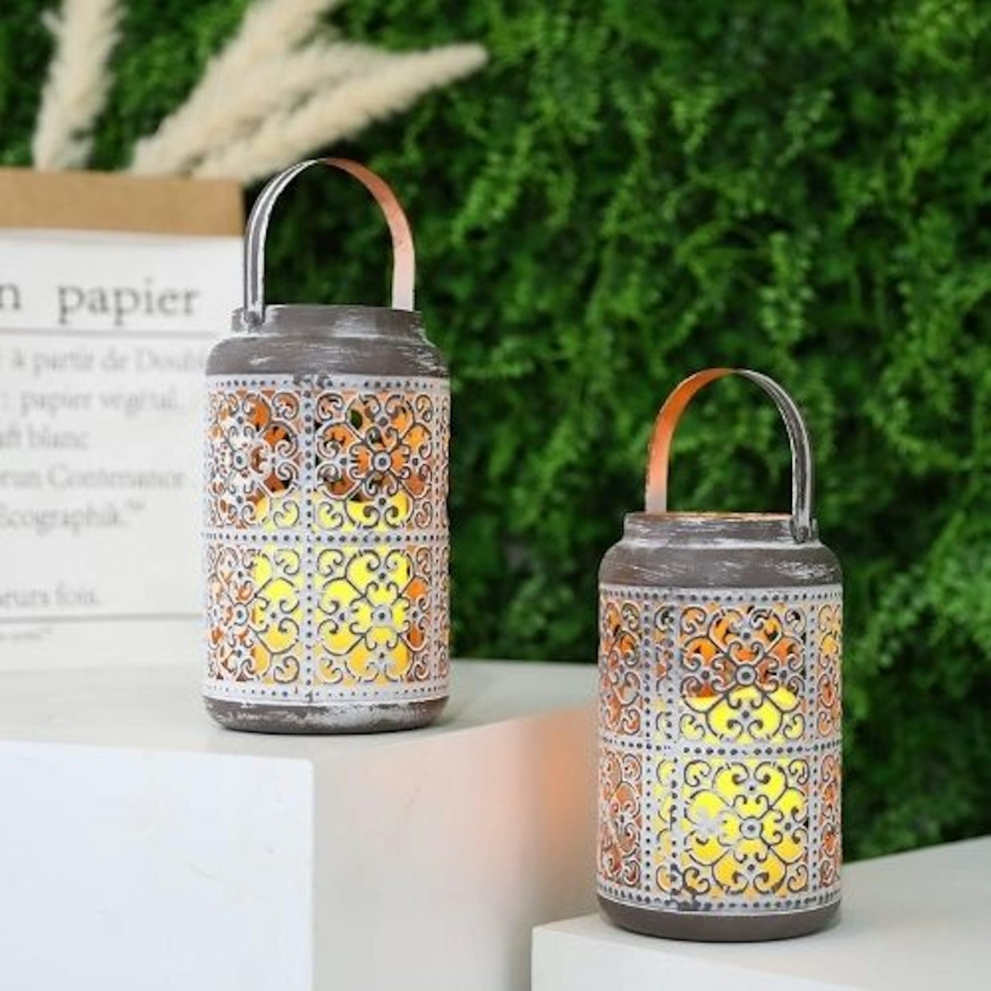 JHY DESIGN Set of 2 Metal Candle Holder with Flameless LED Candles