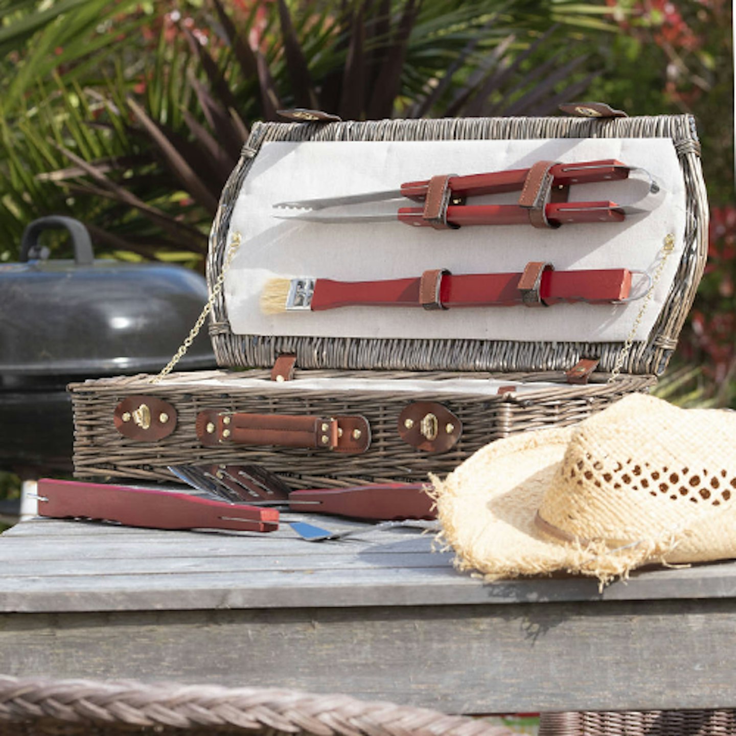 BBQ utensil set