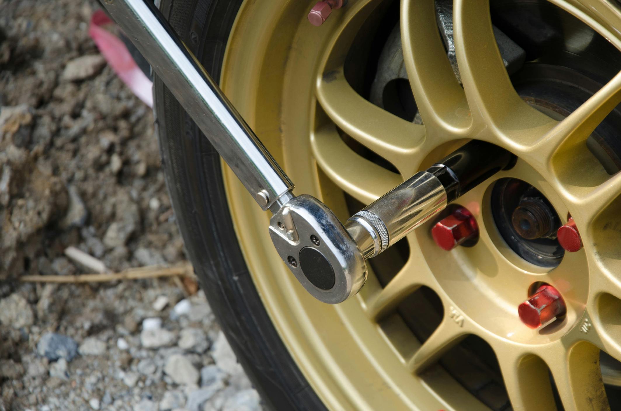 Wheel nut store torque wrench