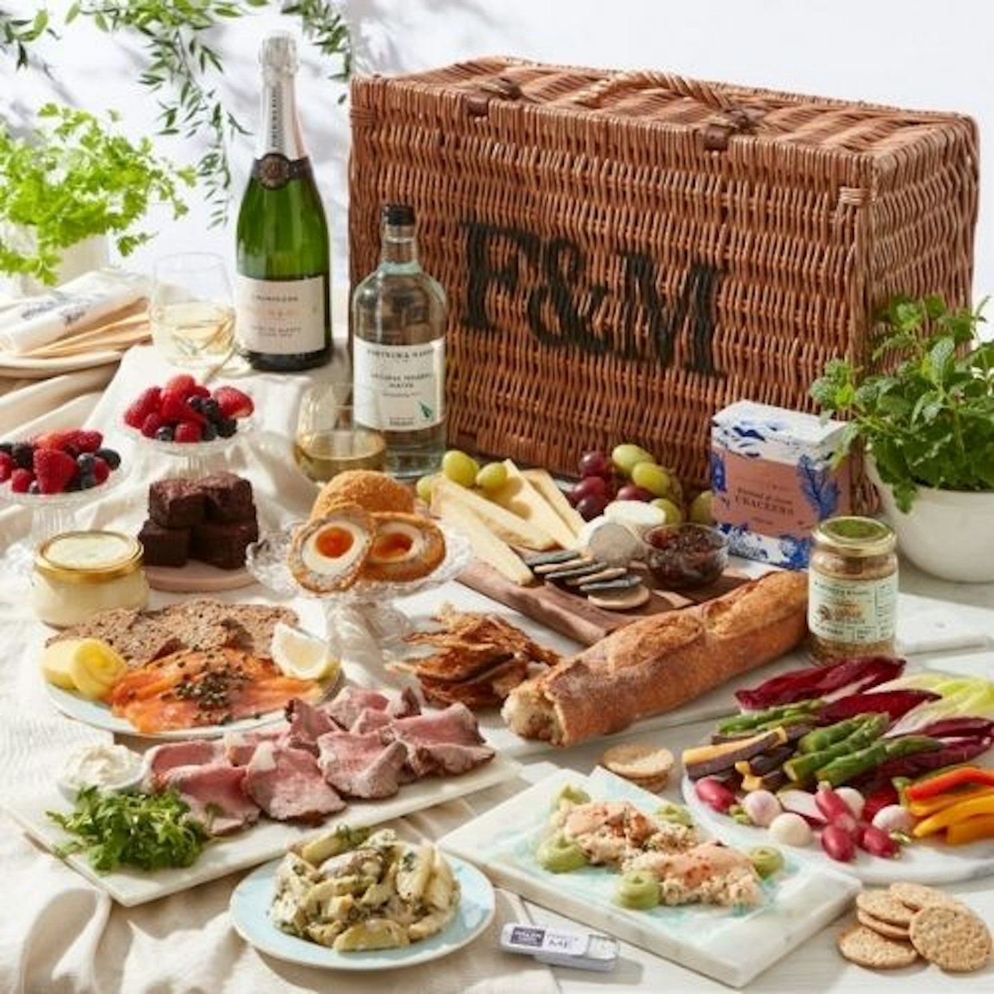 The Luxury Picnic Hamper for Two