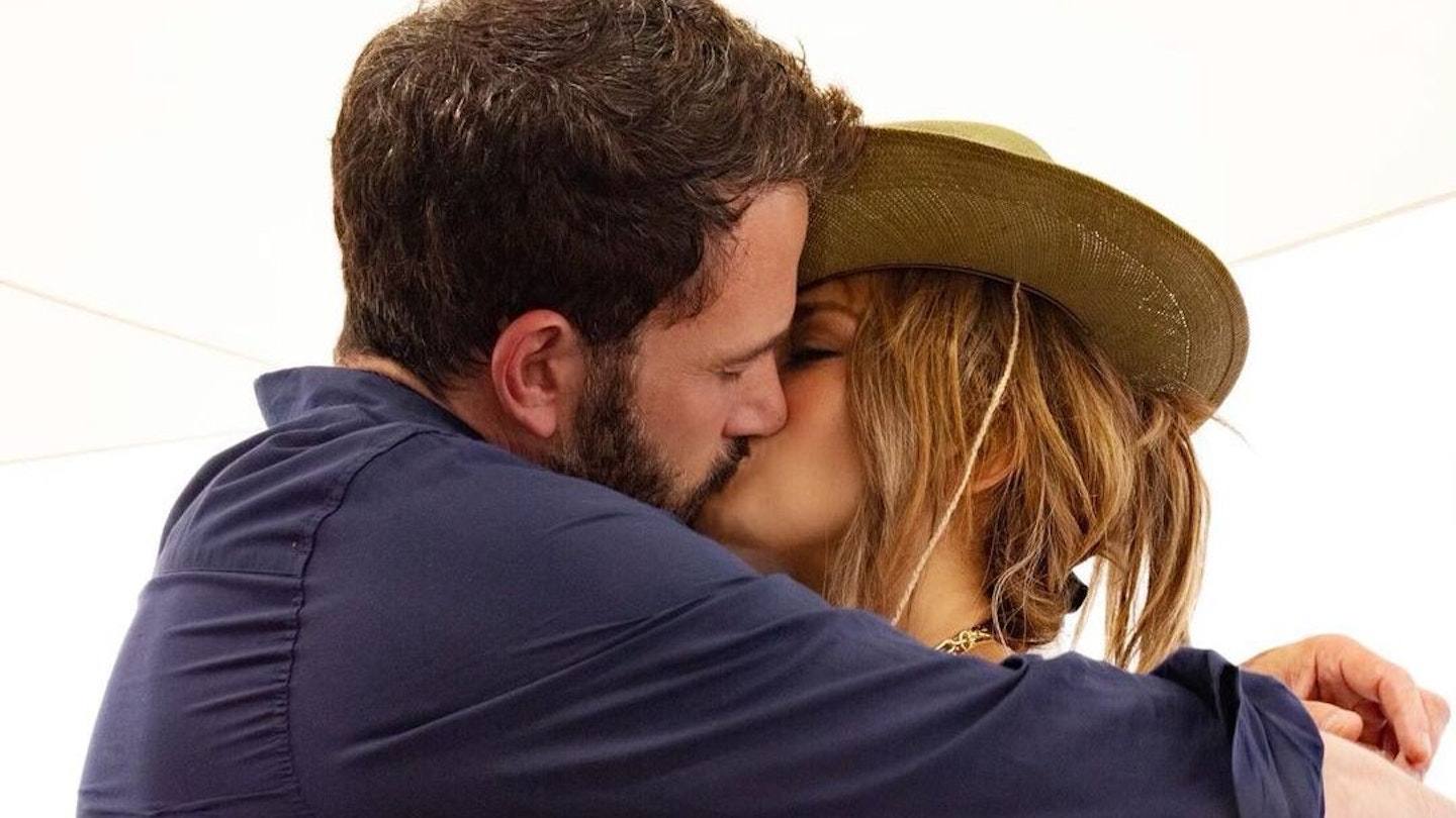 Jennifer Lopez and Ben Affleck go instagram official