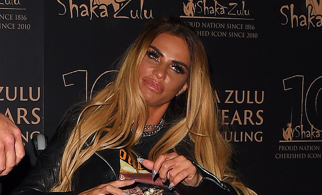 Katie Price had HOW MANY free boob jobs during glamour career? Celebrity Closer