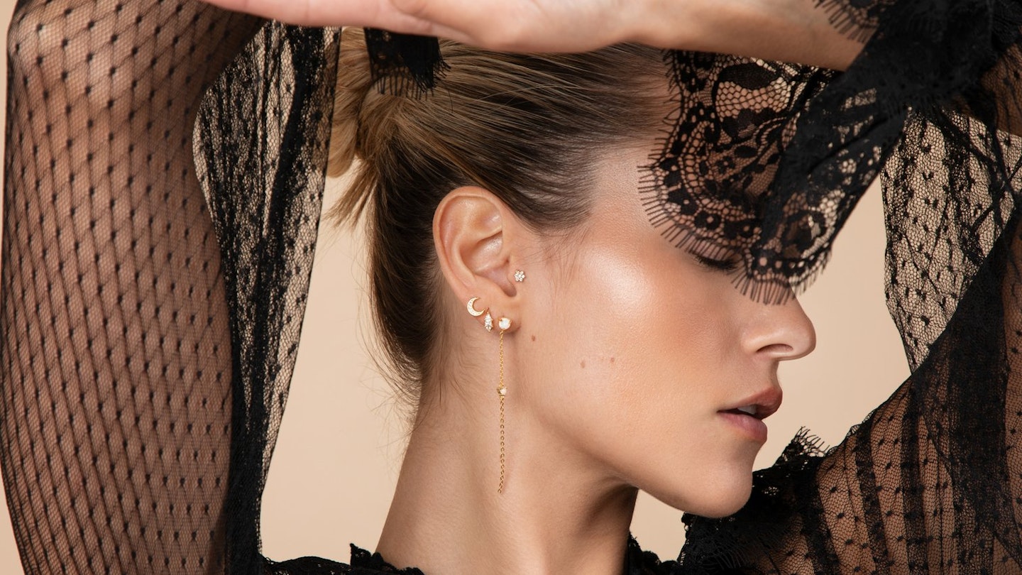 Tragus piercing 2025 changing earring