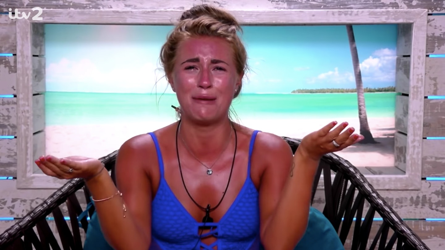 Dani Dyer crying