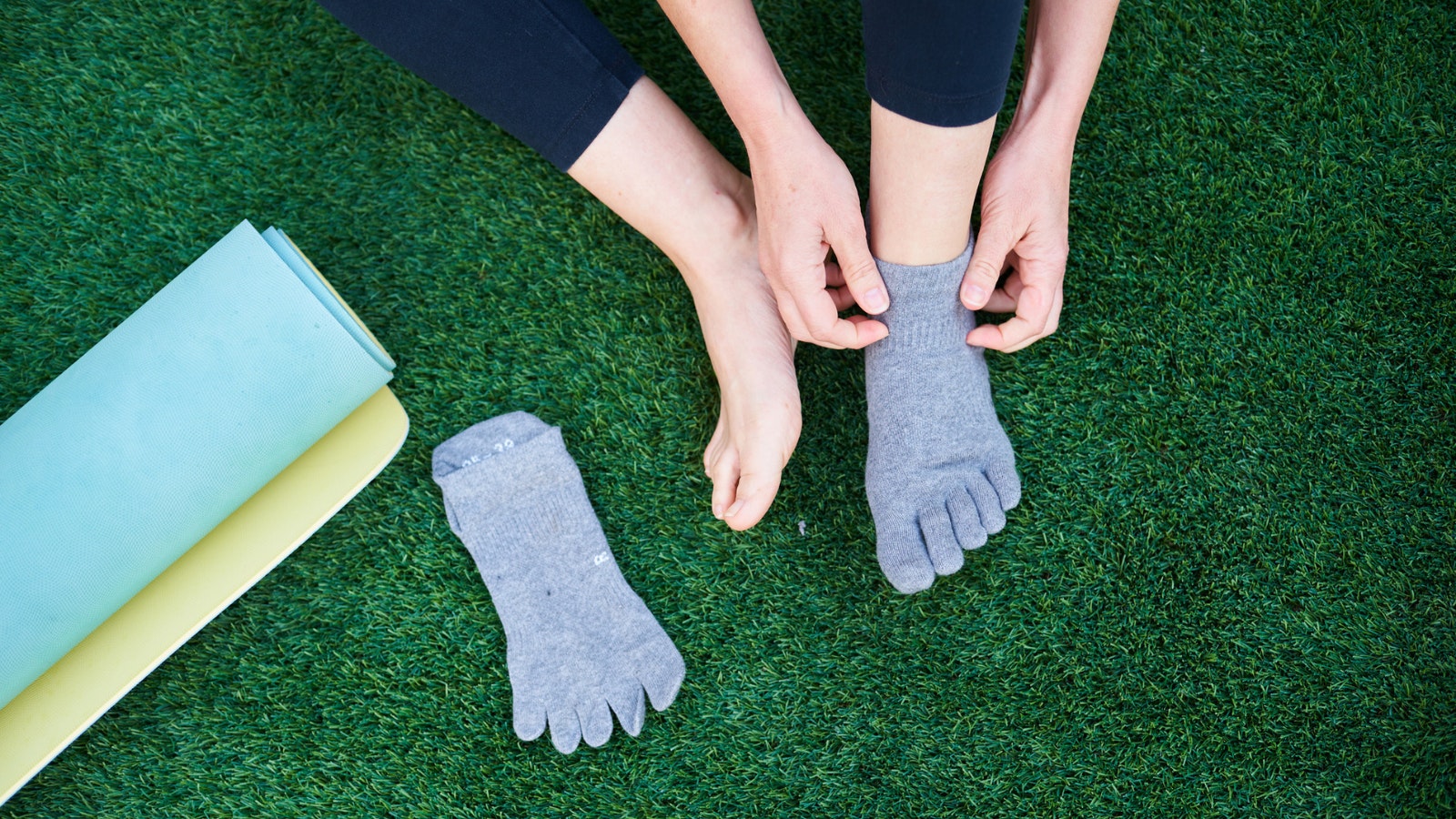 Our performance toeless grip socks provide the barefoot sensation