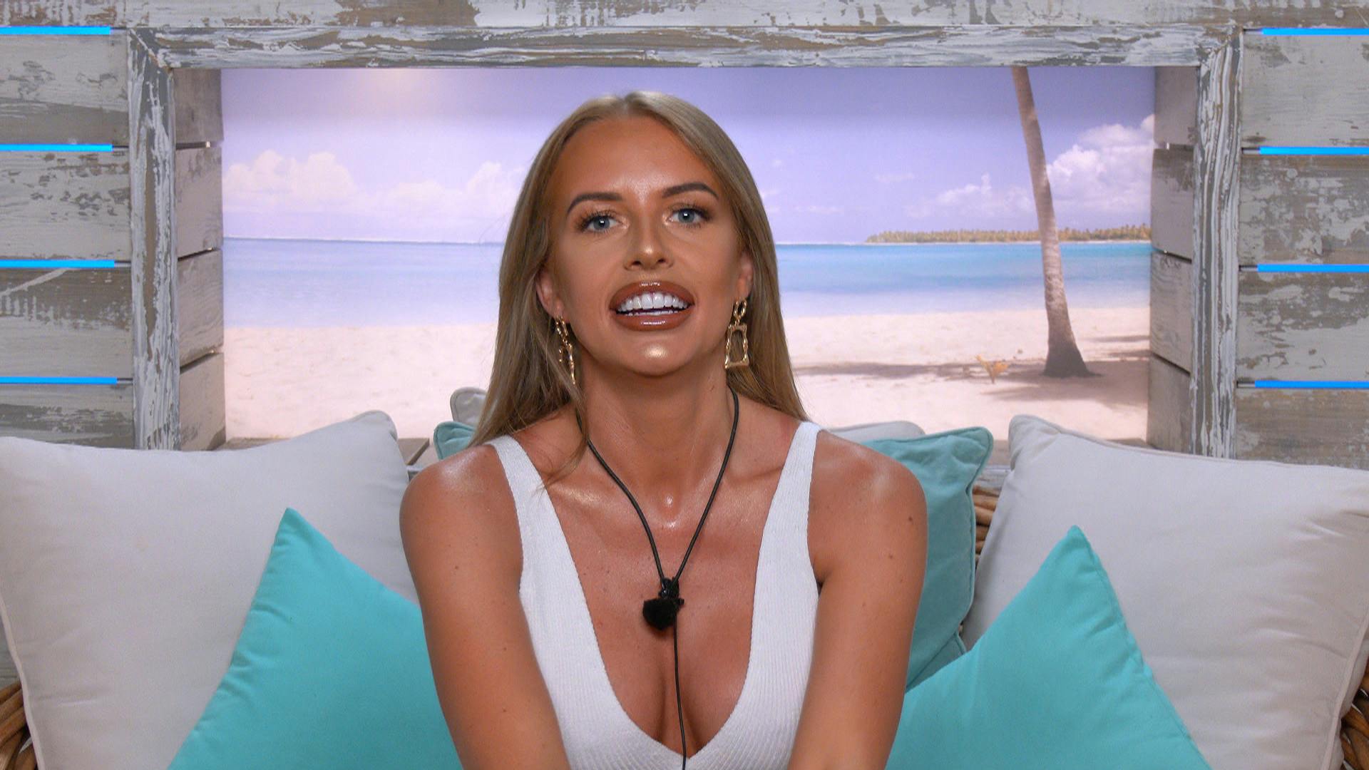 love island faye brown lipstick