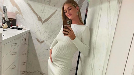 What To Wear When You're Pregnant If You Don't Want To Buy Maternity Clothes  | Grazia
