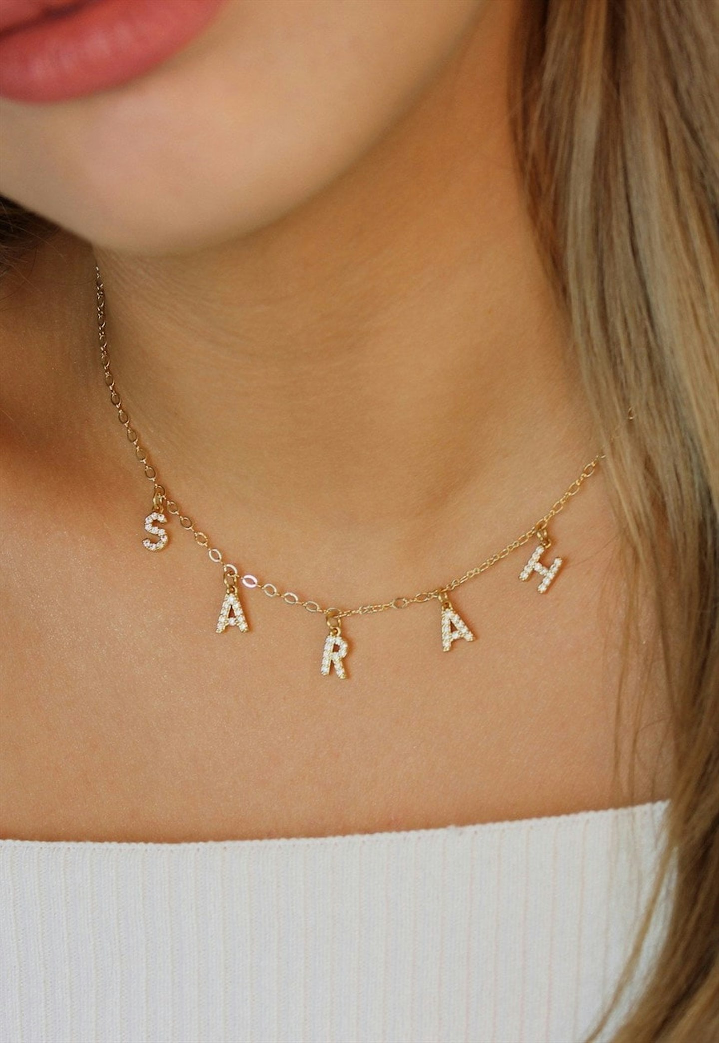The Best Nameplate Necklaces - Grazia