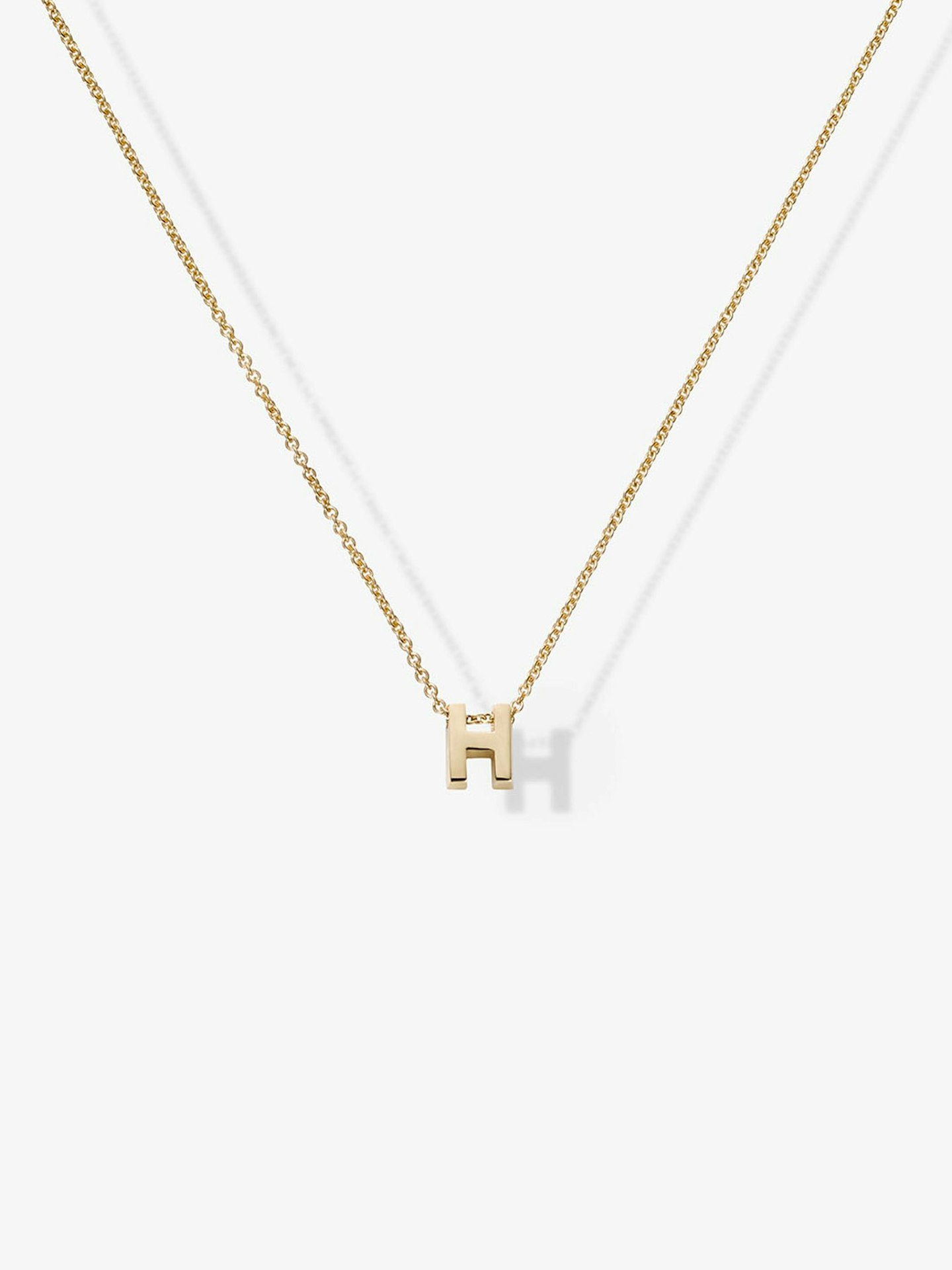 The Best Nameplate Necklaces - Grazia