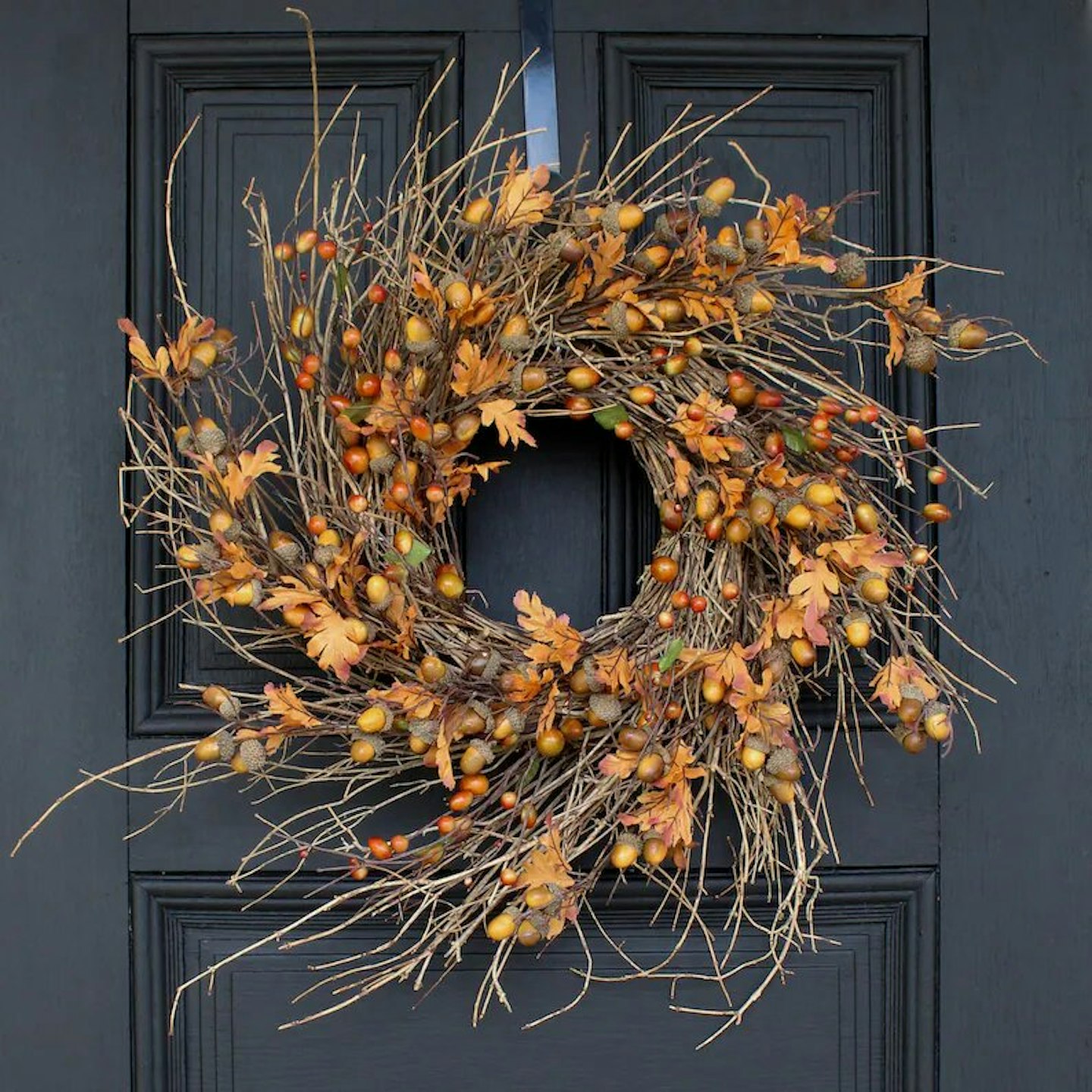 Autumn wreath with acorns