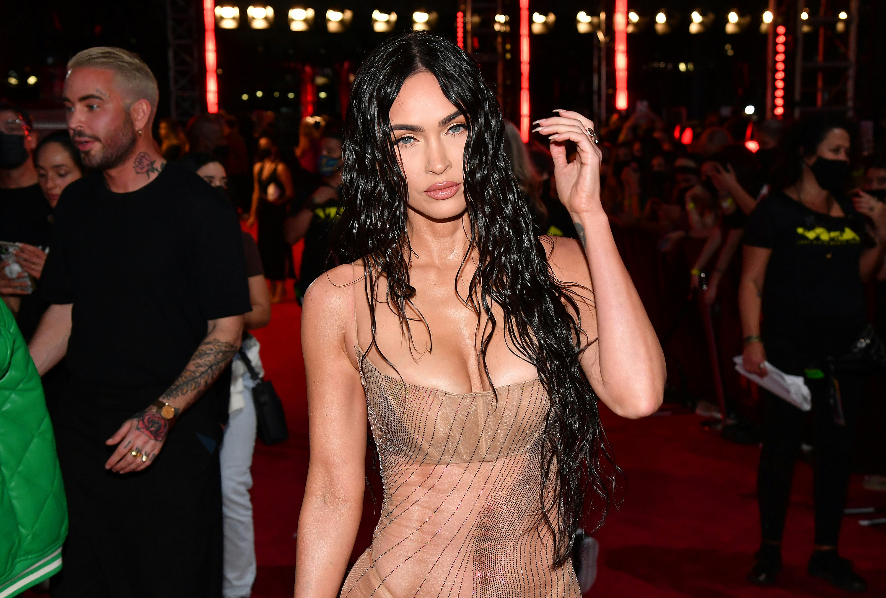 The Best Red Carpet Looks At The VMAs
