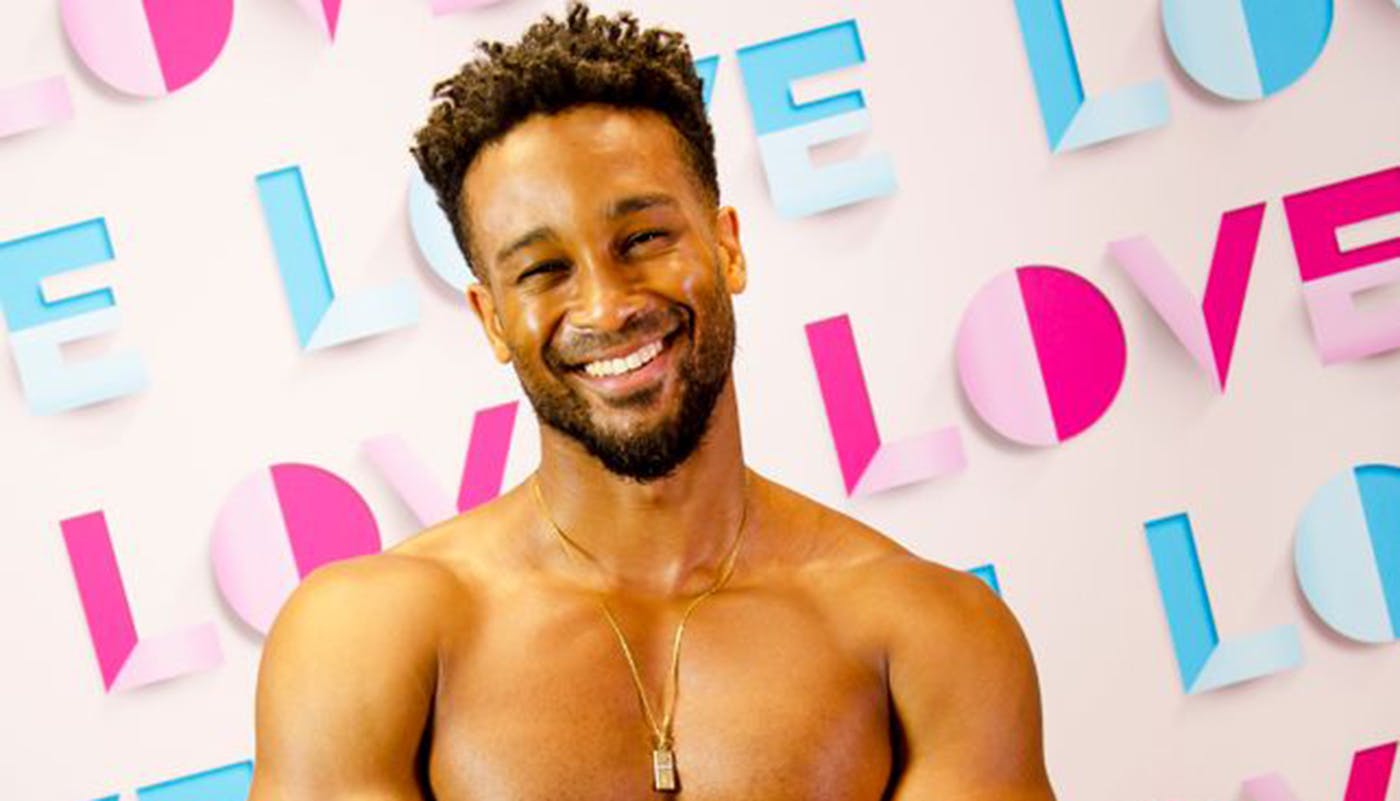 Love Island's Teddy Soares gets naked for charity